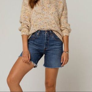 Levi’s 501 mid thigh shorts